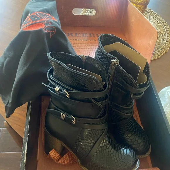 Black Freebird discontinued Snakeskin Boots - Picture 1 of 6